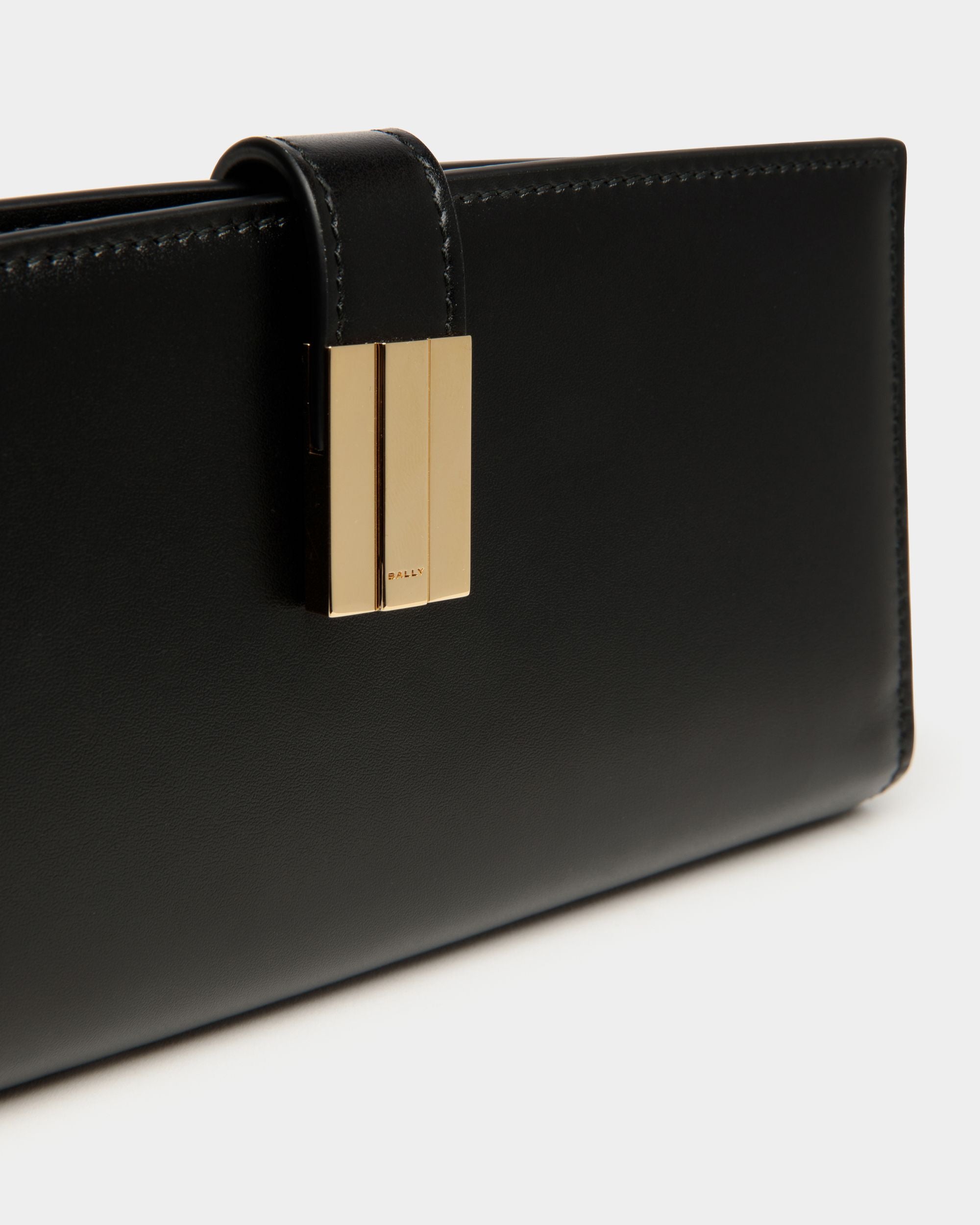 Cartera Larga Ollam De Piel Negra - Mujer - Bally - 04