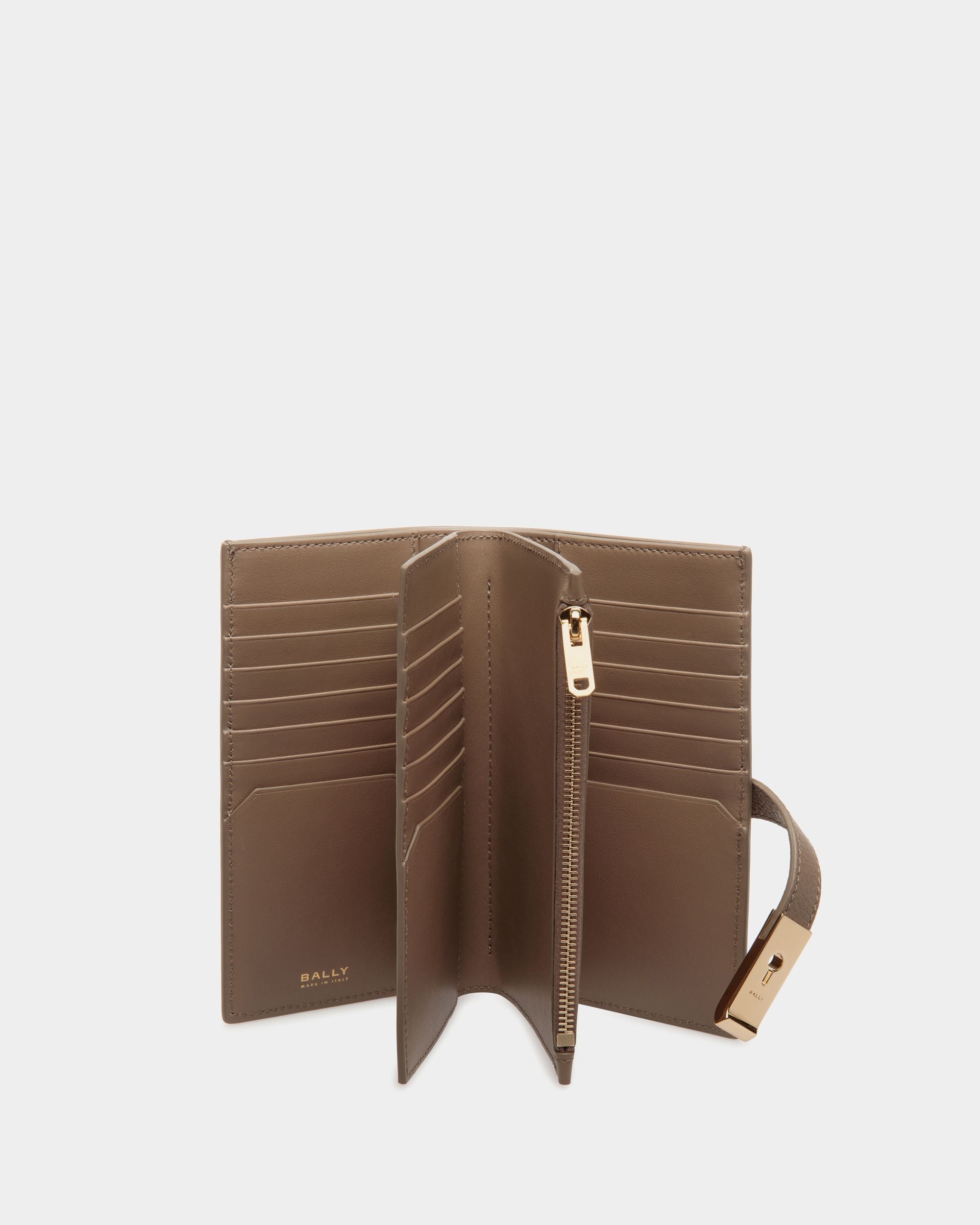 Cartera Alargada Lock Me De Piel Granulada Topo - Mujer - Bally - 03