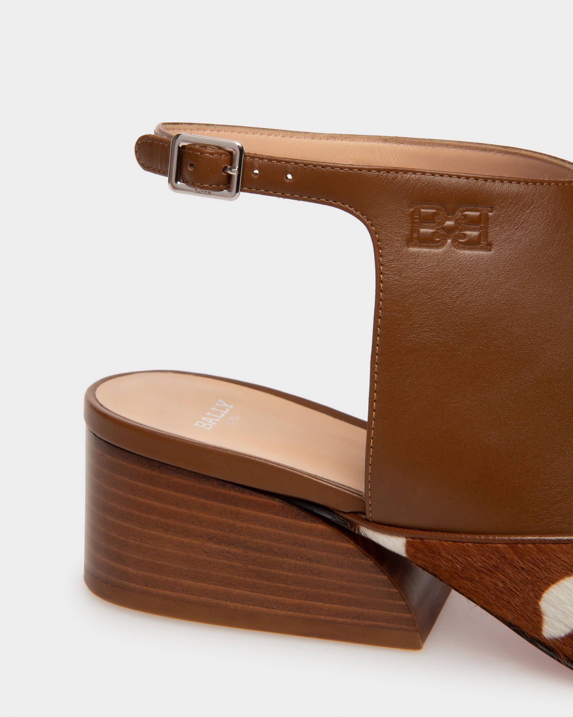 Girelle Leather Pumps In White & Brown - Women's - Bally - 05