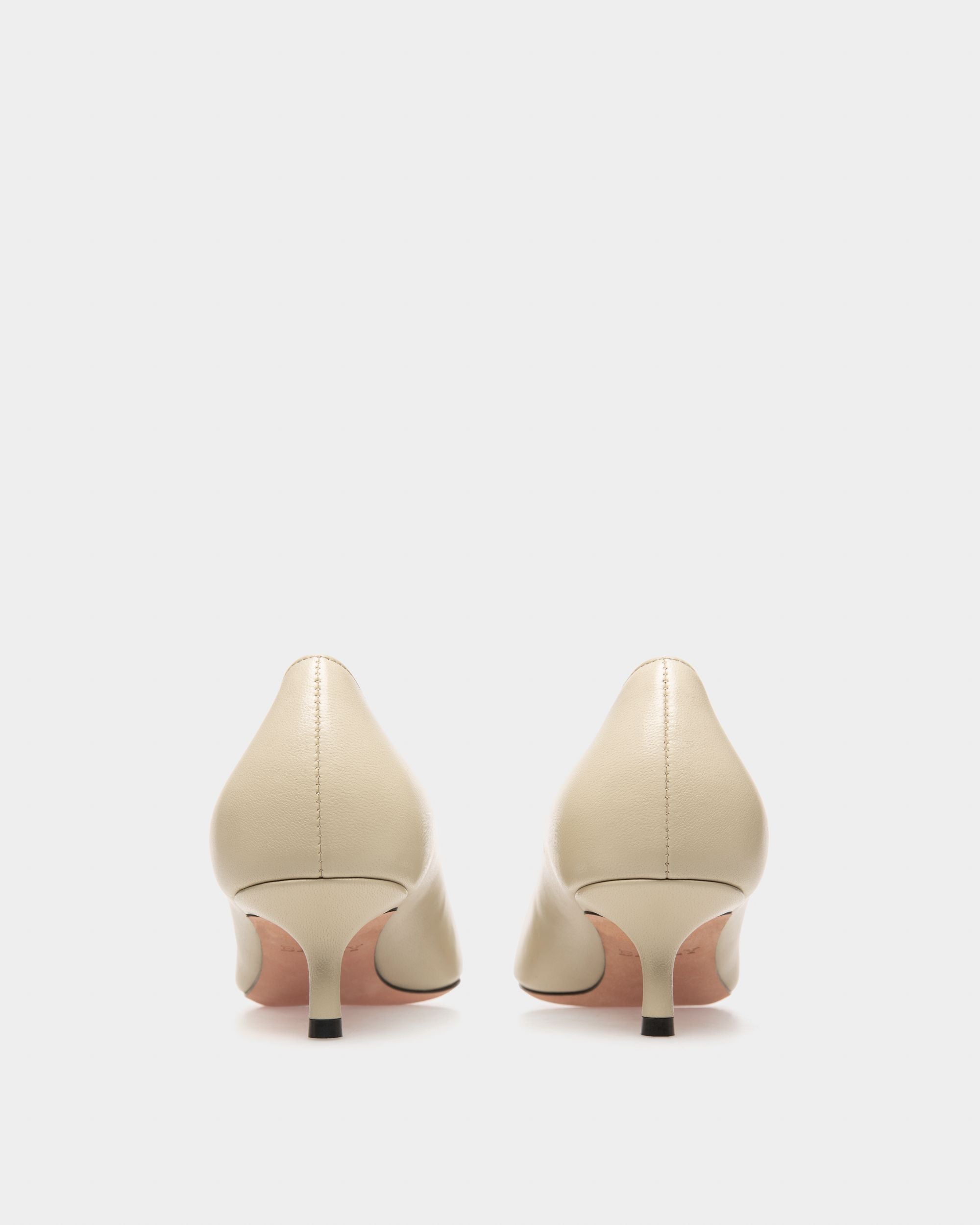 Evanca Zapatos De Salón De Piel En Color Beige - Mujer - Bally - 04