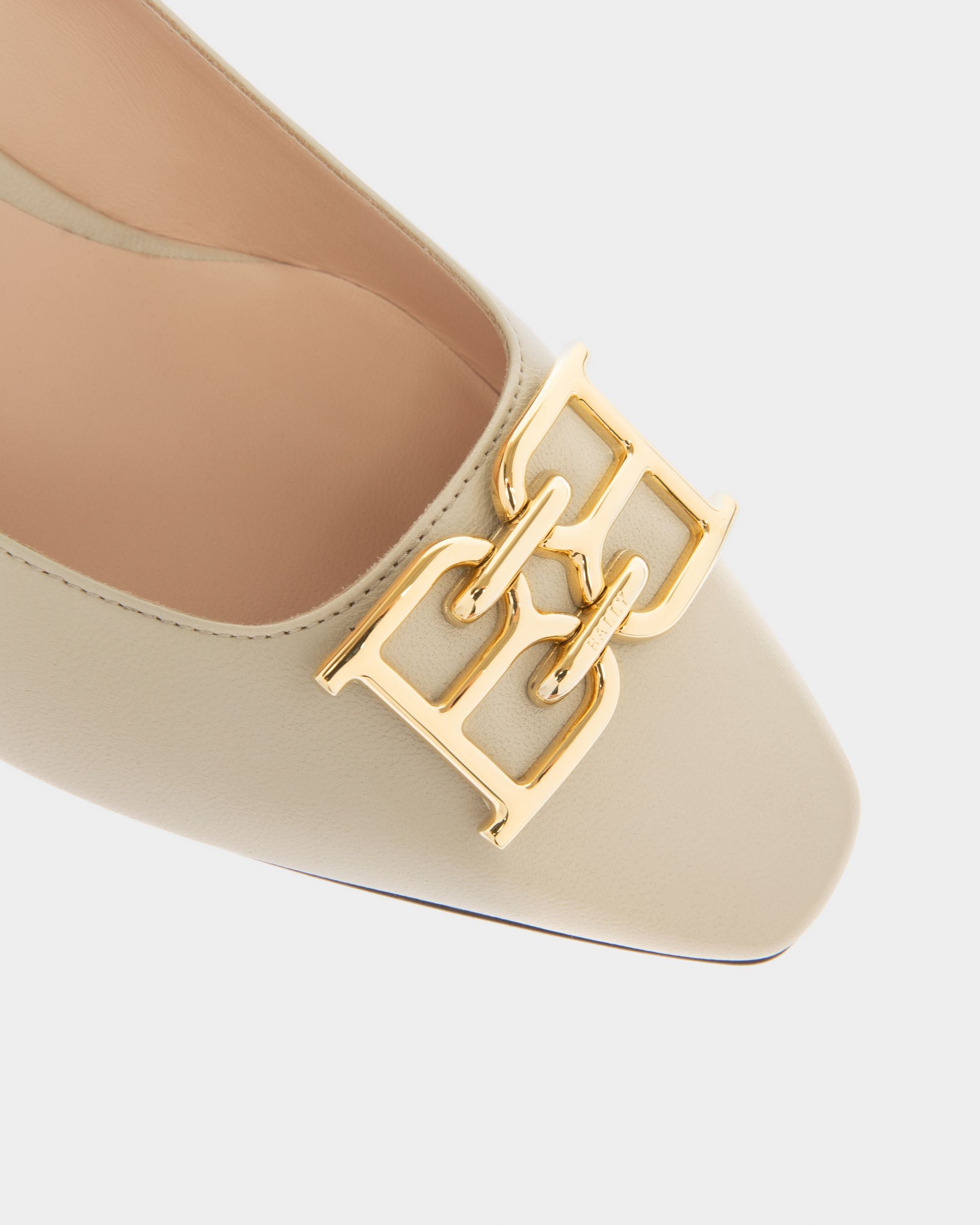 Evanca Zapatos De Salón De Piel En Color Beige - Mujer - Bally - 05
