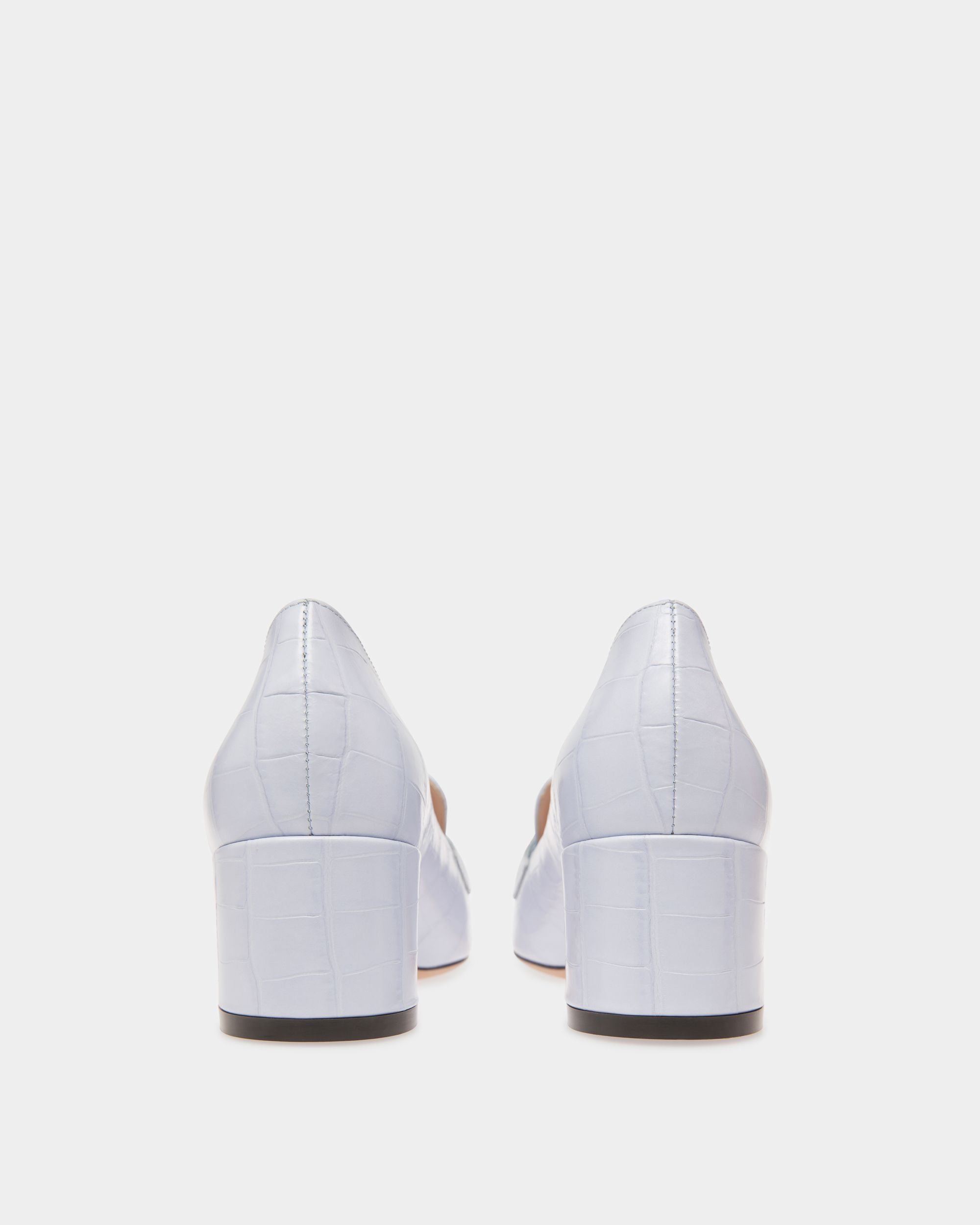 Zapatos De Salón Emblem De Piel Con Estampado De Cocodrilo Azul Claro - Mujer - Bally - 03