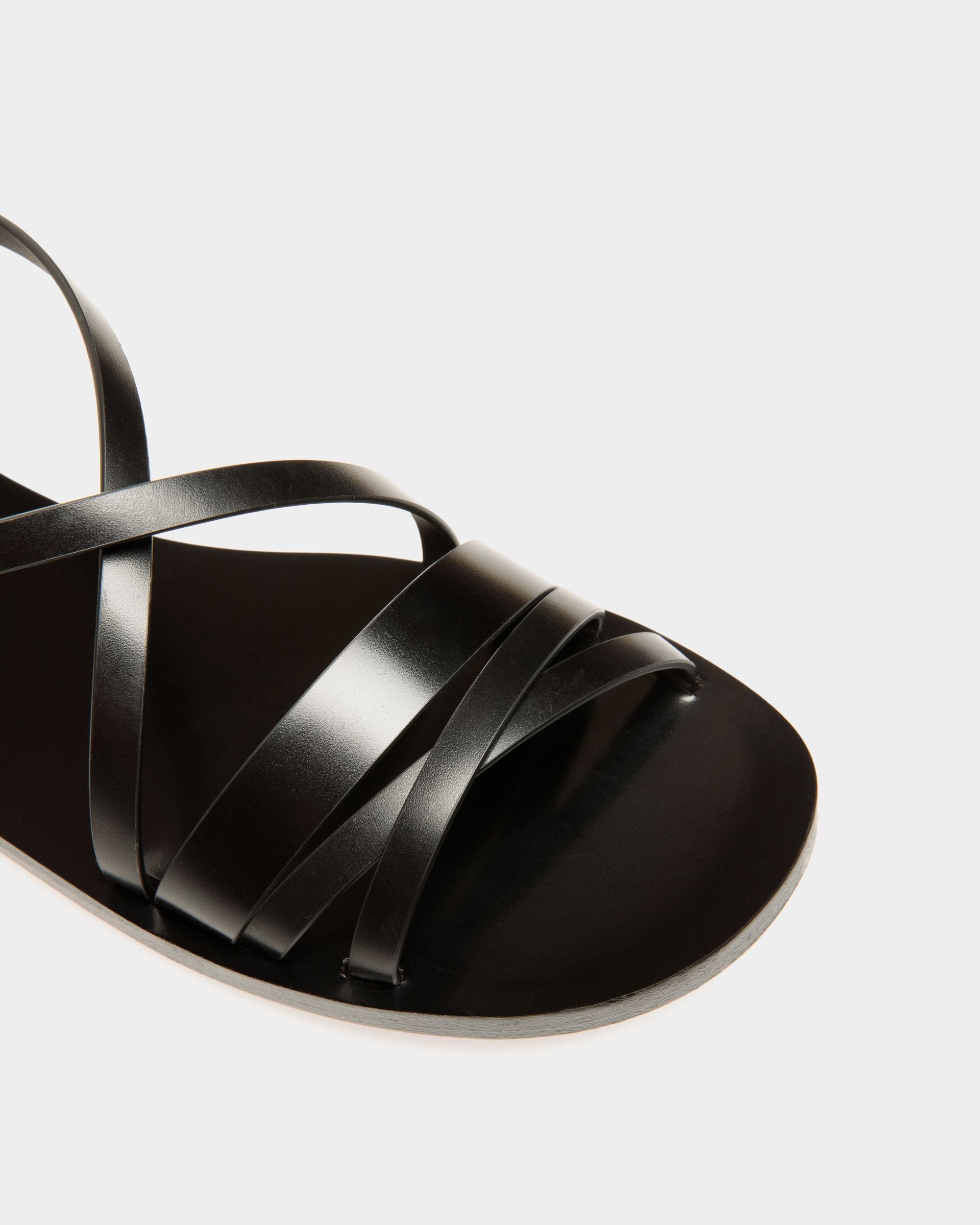 Sandalia Plana Salis De Piel Negra - Mujer - Bally - 05