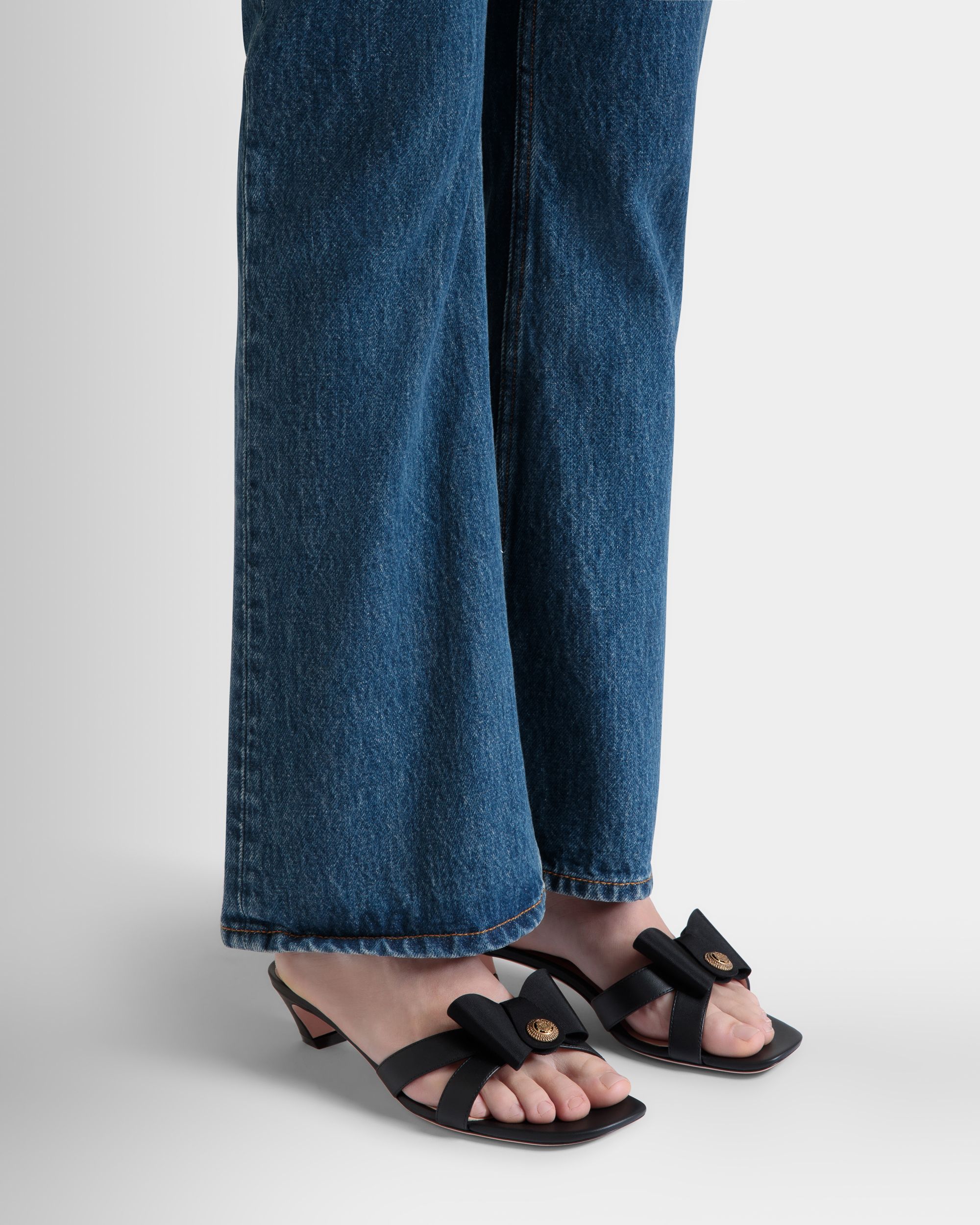 B-Bow Sandal in Black Leather - Mujer - Bally - 02