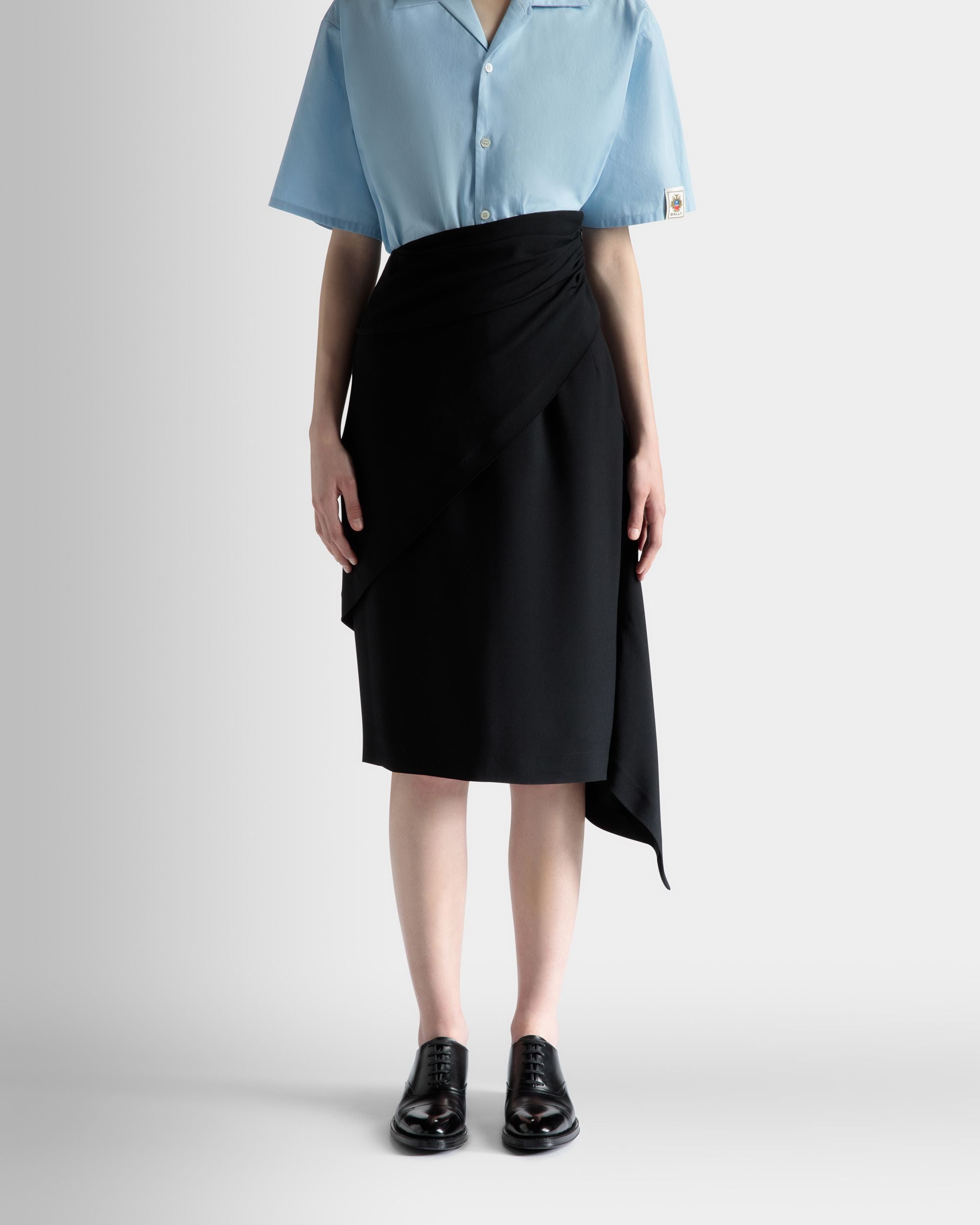 Falda Midi Asimétrica De Crepé Fluido En Color Negro - Mujer - Bally - 03