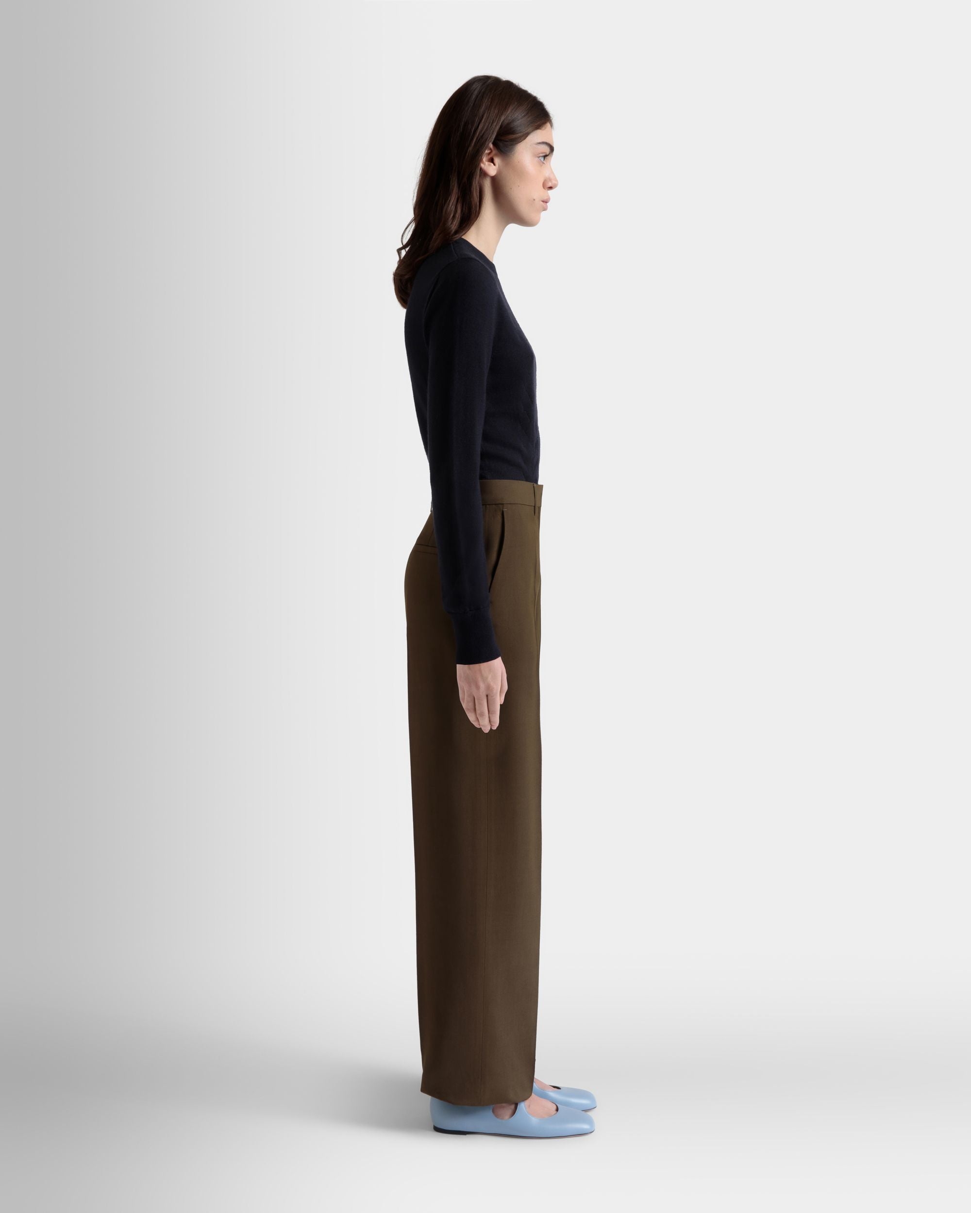 Pantalón Recto De Gabardina Fluida Military Green - Mujer - Bally - 05